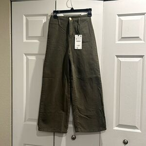 NWT Zara Wide Leg Cropped Army Green Jeans, Size 0